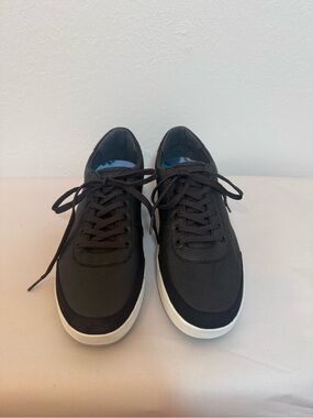 Novella "The Preface" black lace-up sneakers